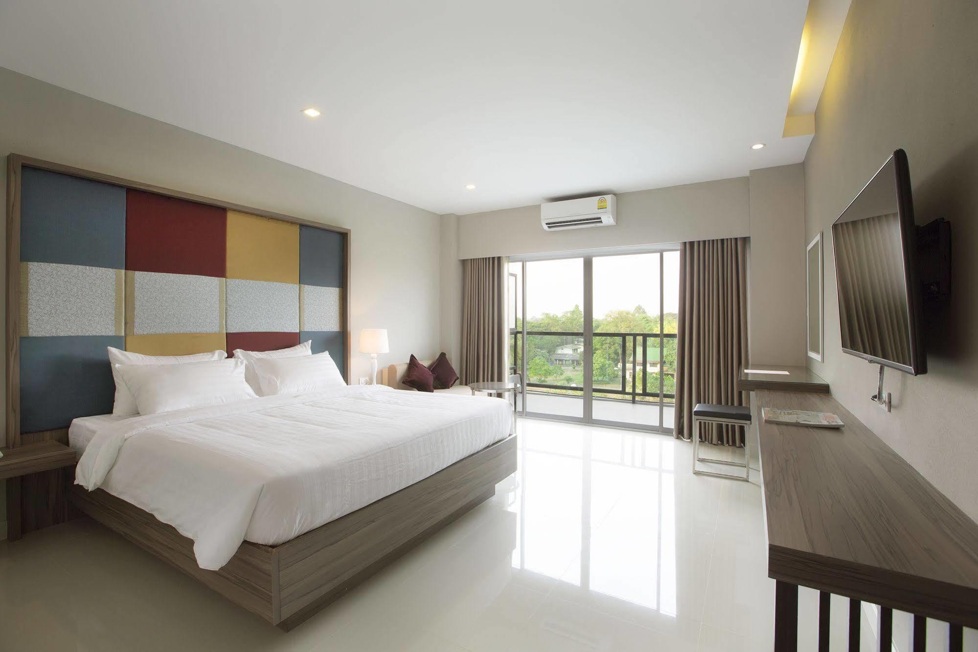 Hotel V